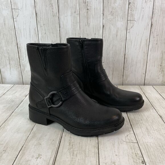 Clarks Women's Hearth Cross Buckled Ankle Boots Sz 8 Black - Picture 1 of 9